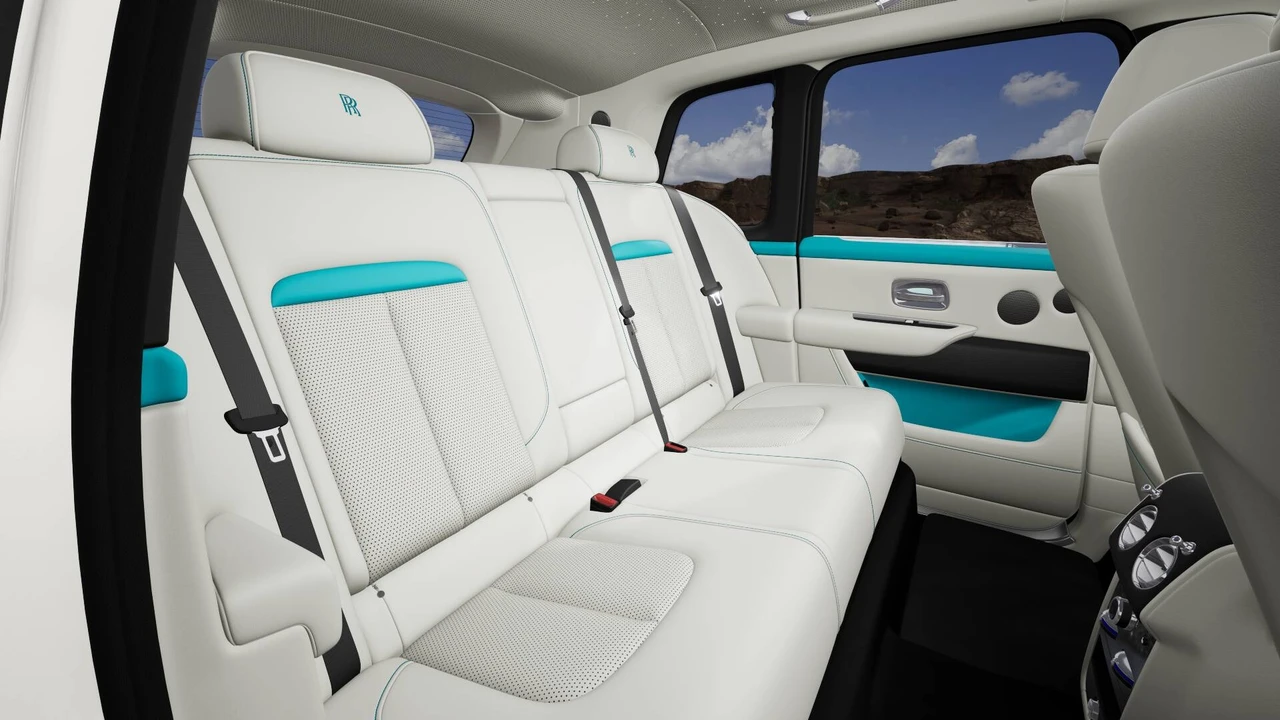 2026 Rolls-Royce Cullinan - Image 5 of 15