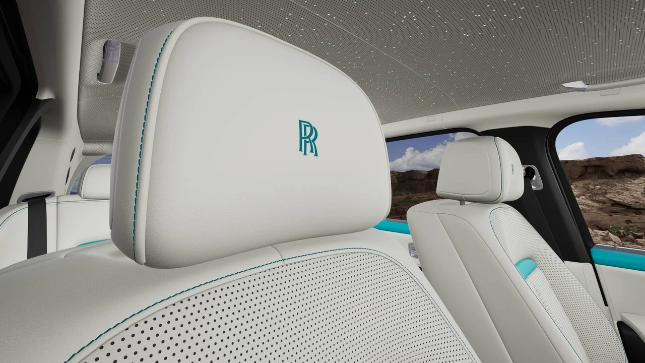 2026 Rolls-Royce Cullinan - Image 11 of 15