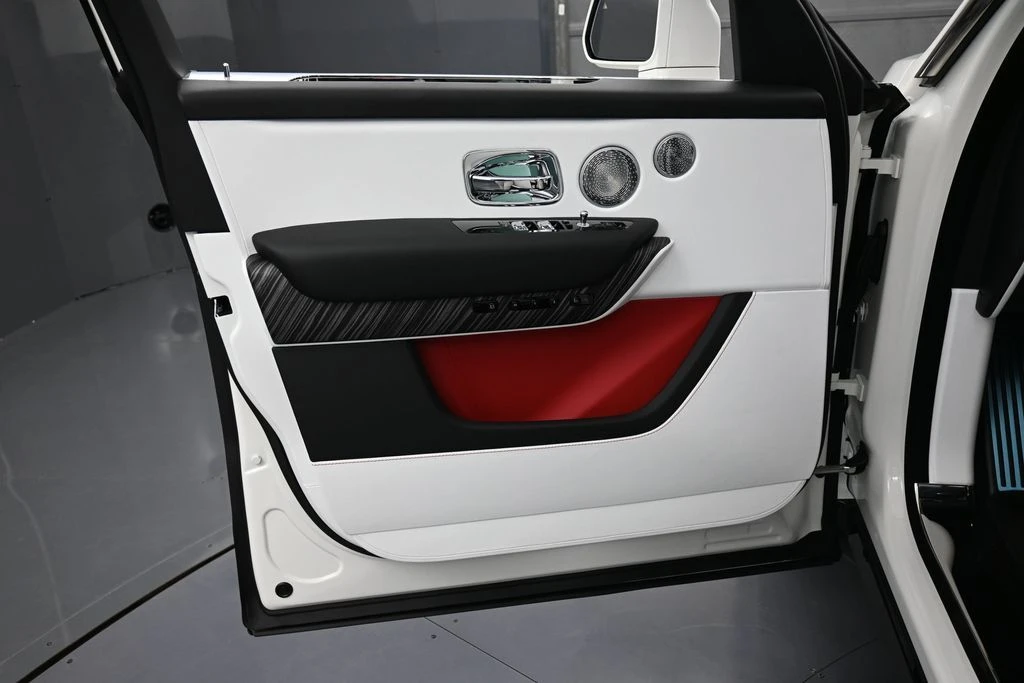 2026 Rolls-Royce Cullinan - Image 15 of 31