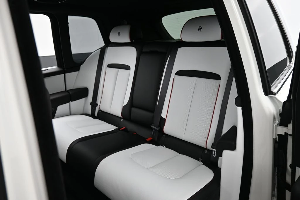 2026 Rolls-Royce Cullinan - Image 24 of 31