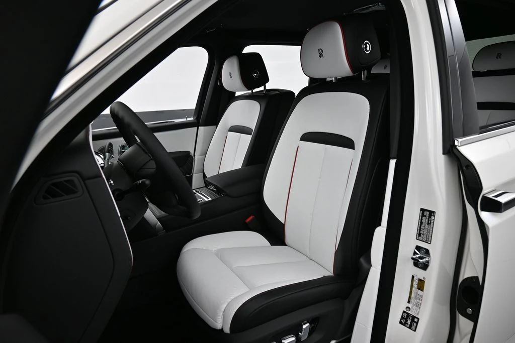 2026 Rolls-Royce Cullinan - Image 5 of 31