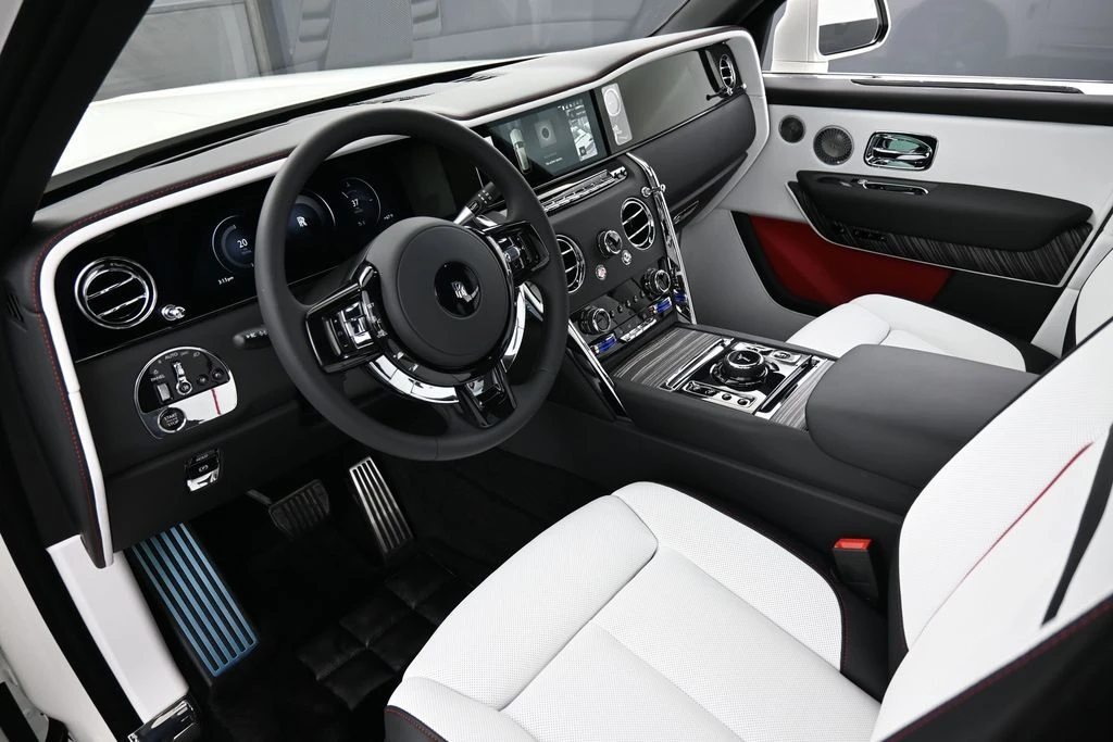 2026 Rolls-Royce Cullinan - Image 4 of 31