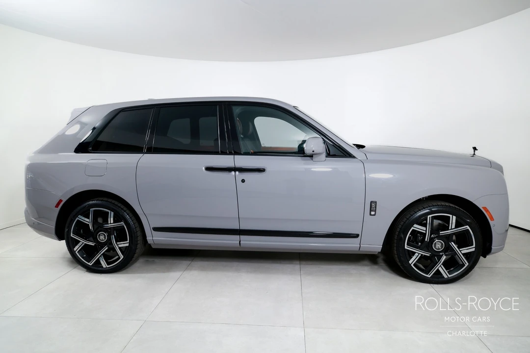 2026 Rolls-Royce Cullinan - Image 10 of 12