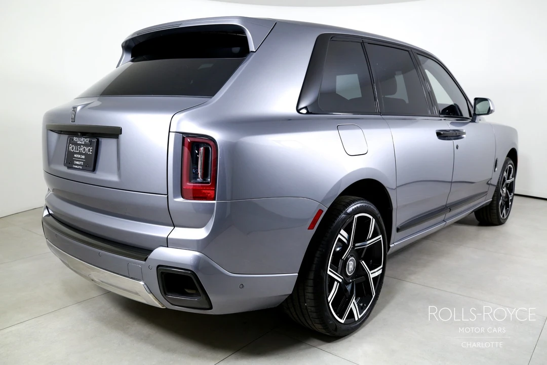 2026 Rolls-Royce Cullinan - Image 2 of 31