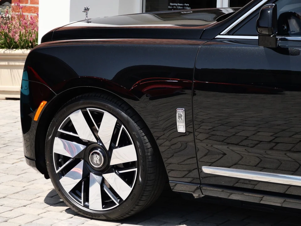 2026 Rolls-Royce Cullinan - Image 13 of 31