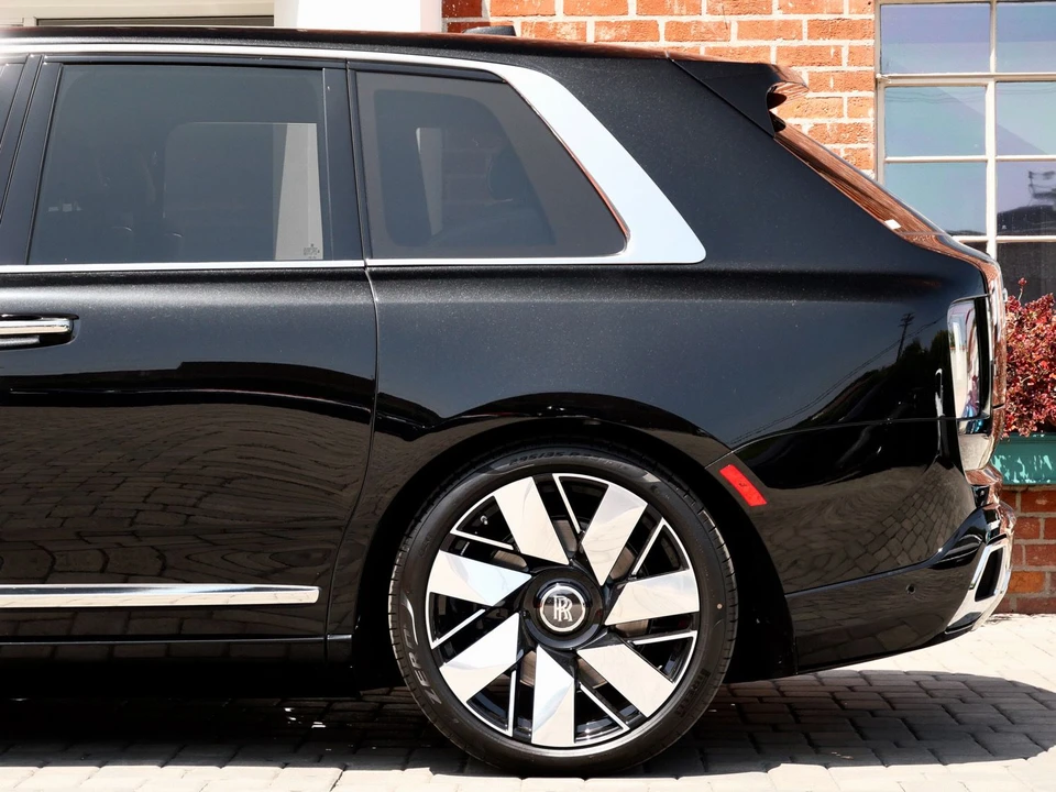 2026 Rolls-Royce Cullinan - Image 23 of 31