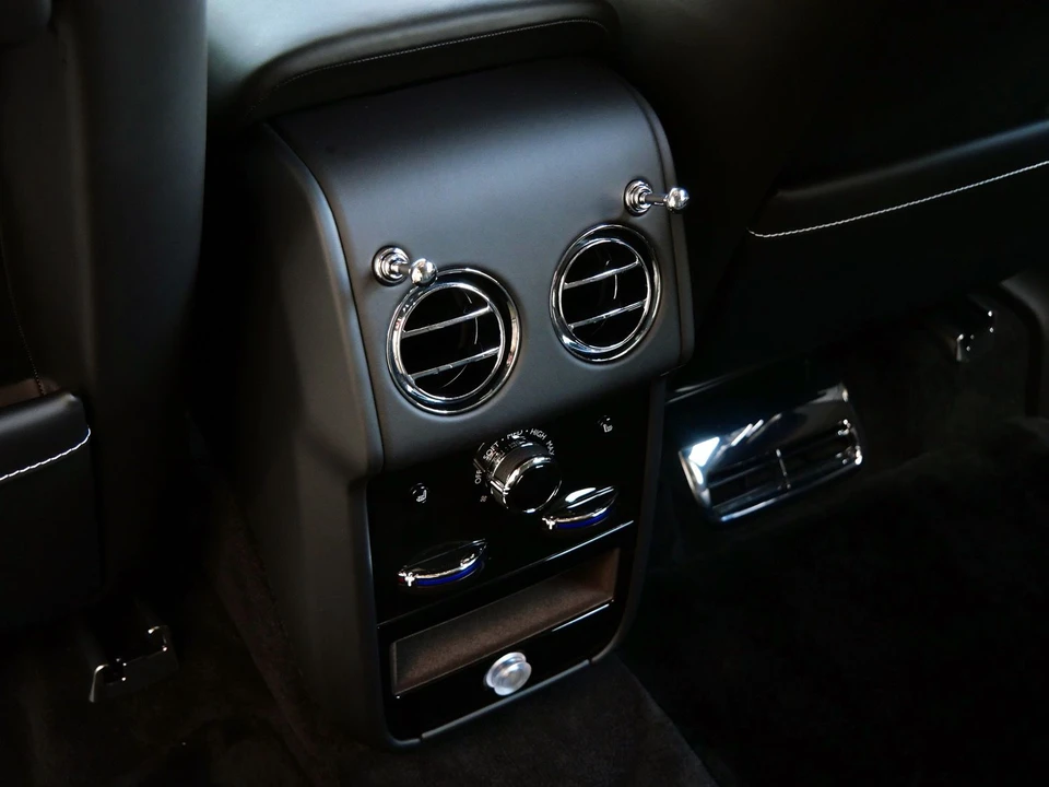 2026 Rolls-Royce Cullinan - Image 29 of 31