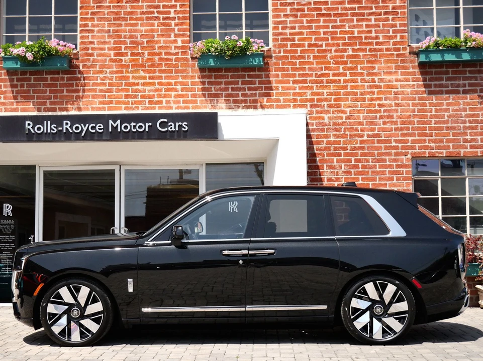 2026 Rolls-Royce Cullinan - Image 3 of 31