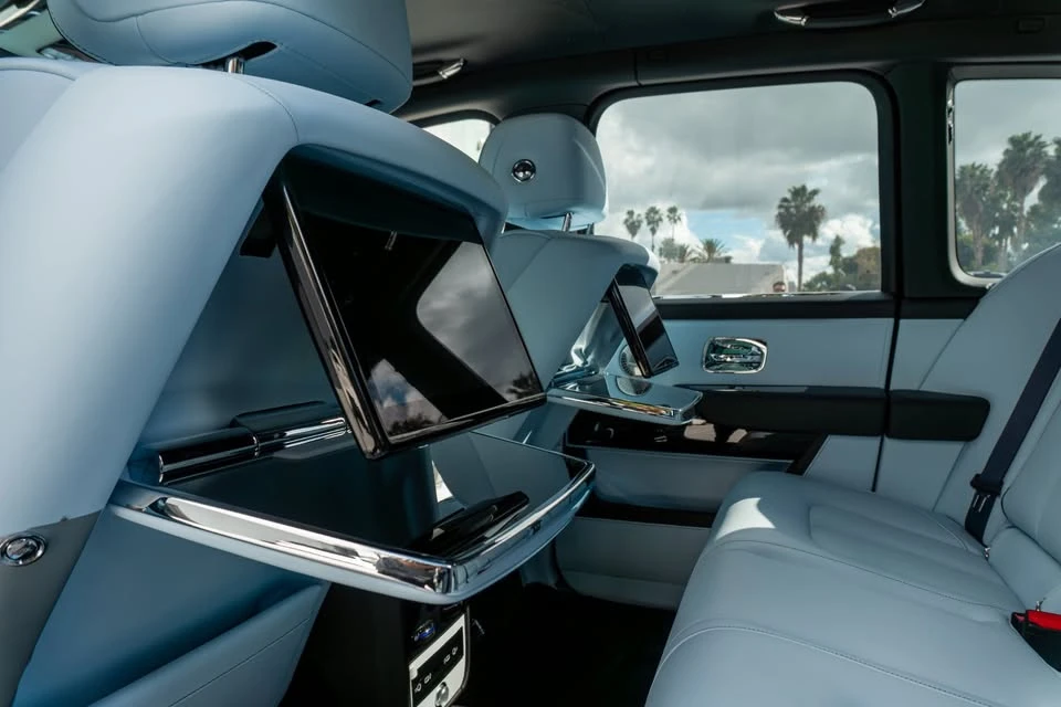 2026 Rolls-Royce Cullinan - Image 15 of 20