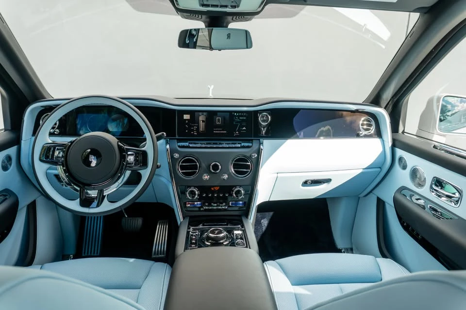 2026 Rolls-Royce Cullinan - Image 16 of 20