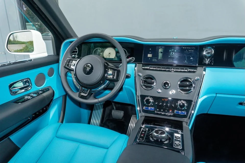 2026 Rolls-Royce Cullinan - Image 17 of 20