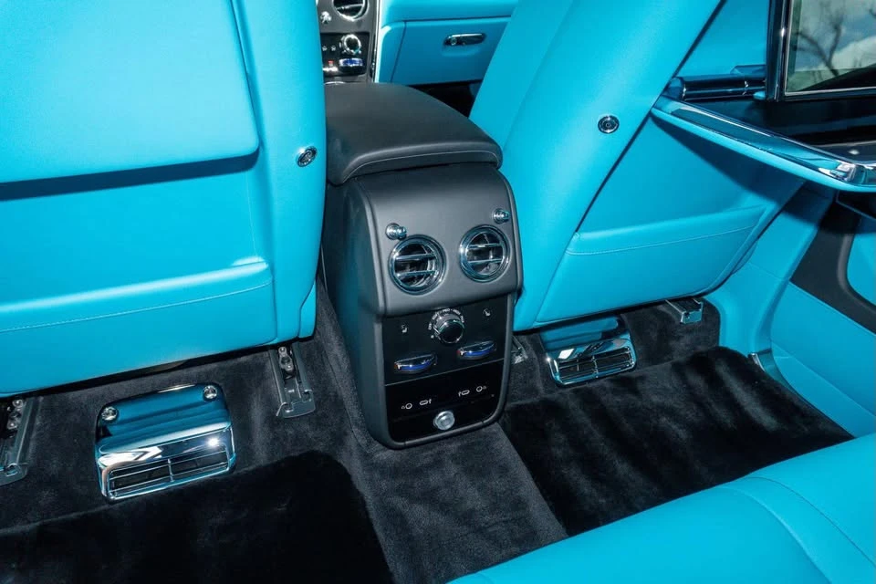 2026 Rolls-Royce Cullinan - Image 15 of 20
