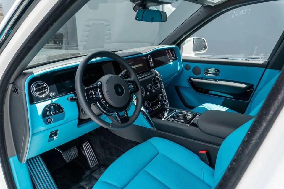 2026 Rolls-Royce Cullinan - Image 13 of 20