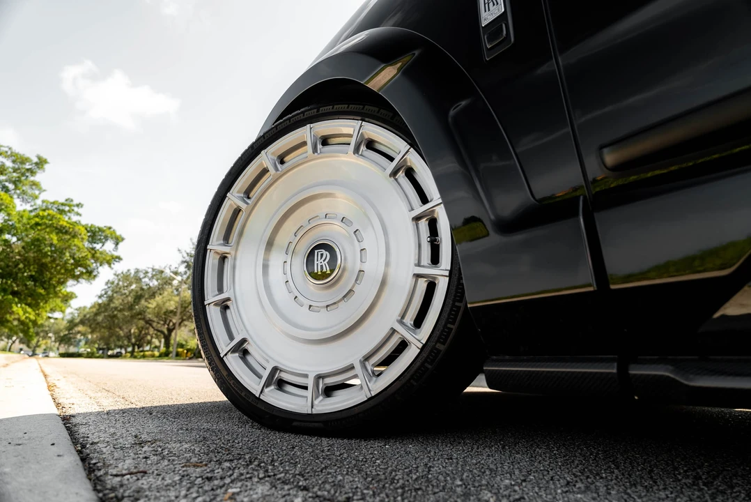 2026 Rolls-Royce Cullinan - Image 29 of 31