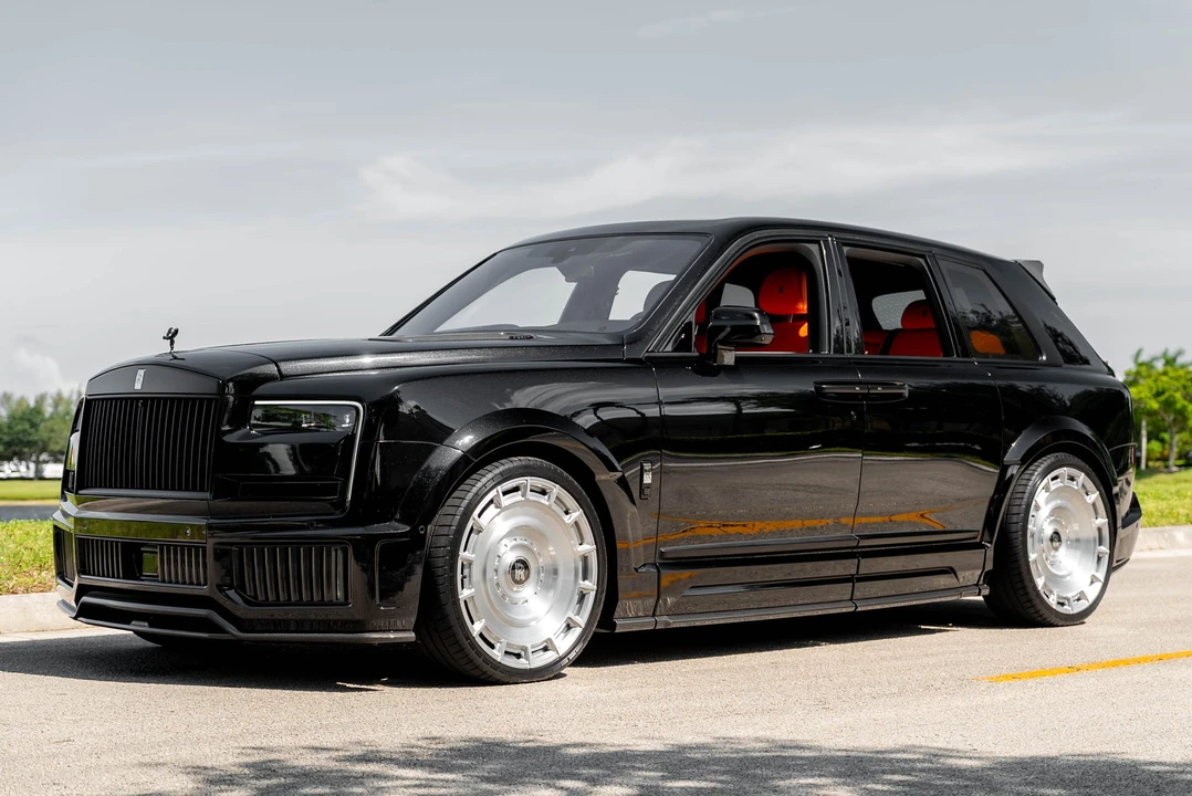 2026 Rolls-Royce Cullinan - Image 2 of 31