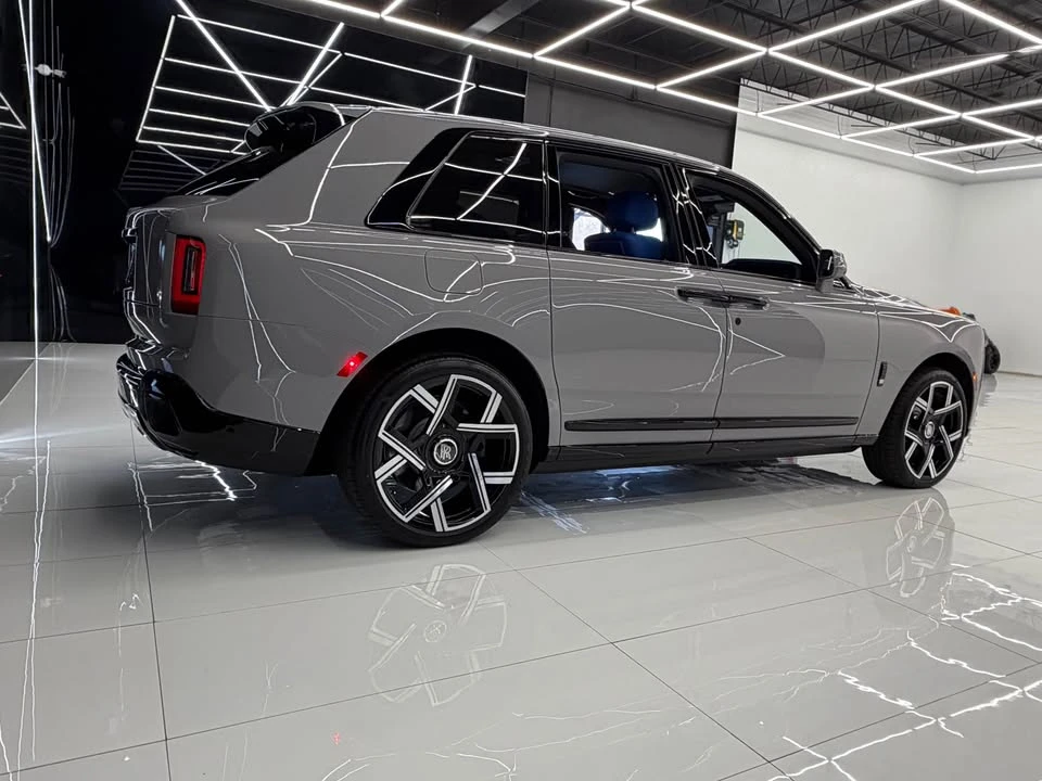 2026 Rolls-Royce Cullinan - Image 9 of 17