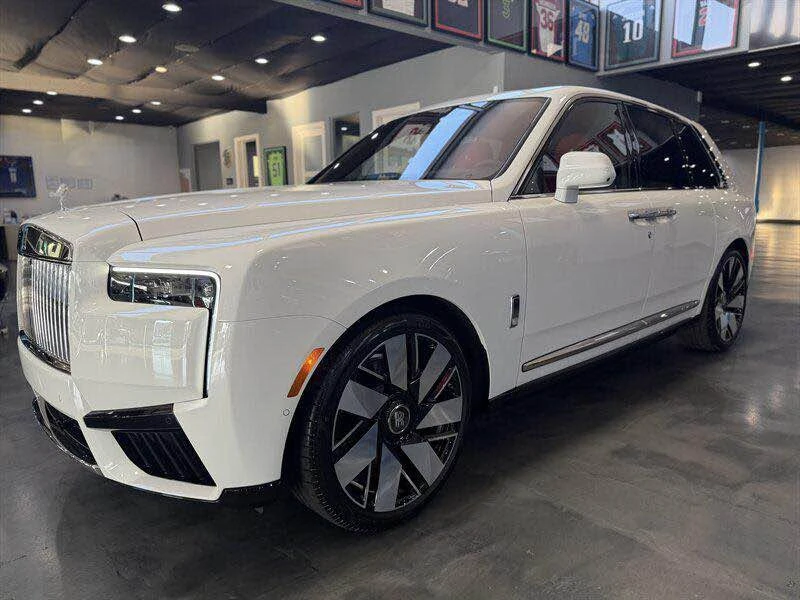 2026 Rolls-Royce Cullinan - Image 2 of 9