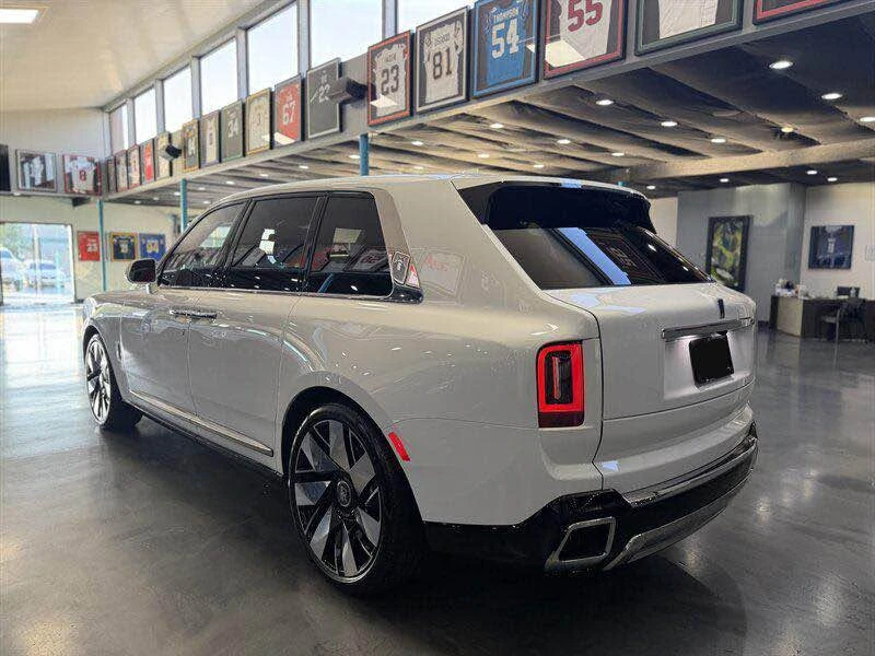 2026 Rolls-Royce Cullinan - Image 5 of 9