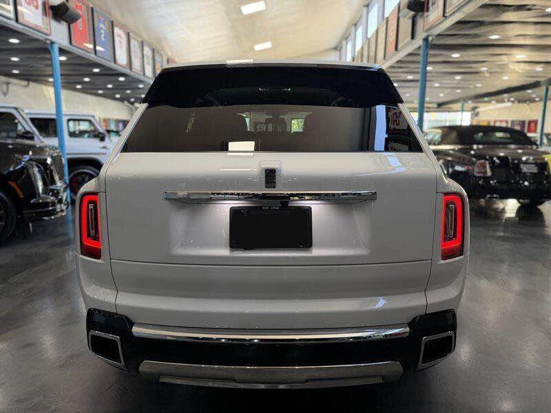 2026 Rolls-Royce Cullinan - Image 6 of 9