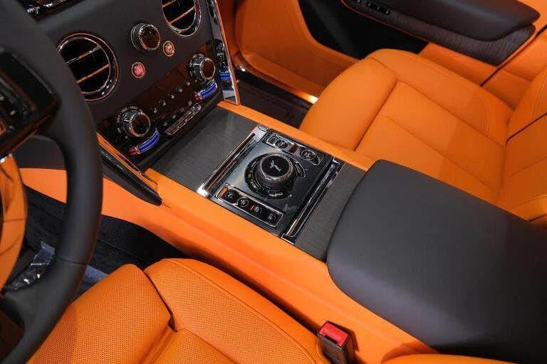 2026 Rolls-Royce Cullinan - Image 17 of 20