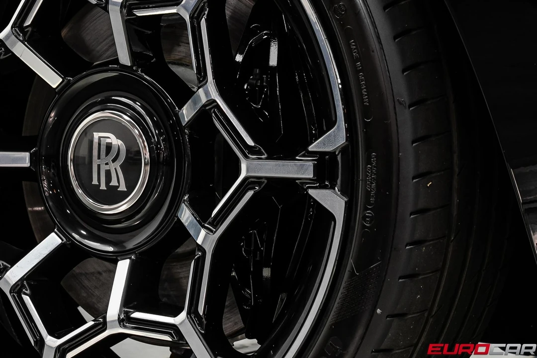2026 Rolls-Royce Ghost Black Badge 2nd Gen - Image 23 of 31