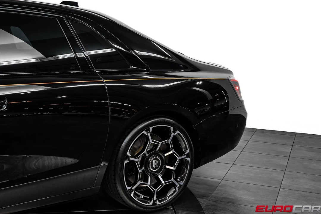 2026 Rolls-Royce Ghost Black Badge 2nd Gen - Image 16 of 31