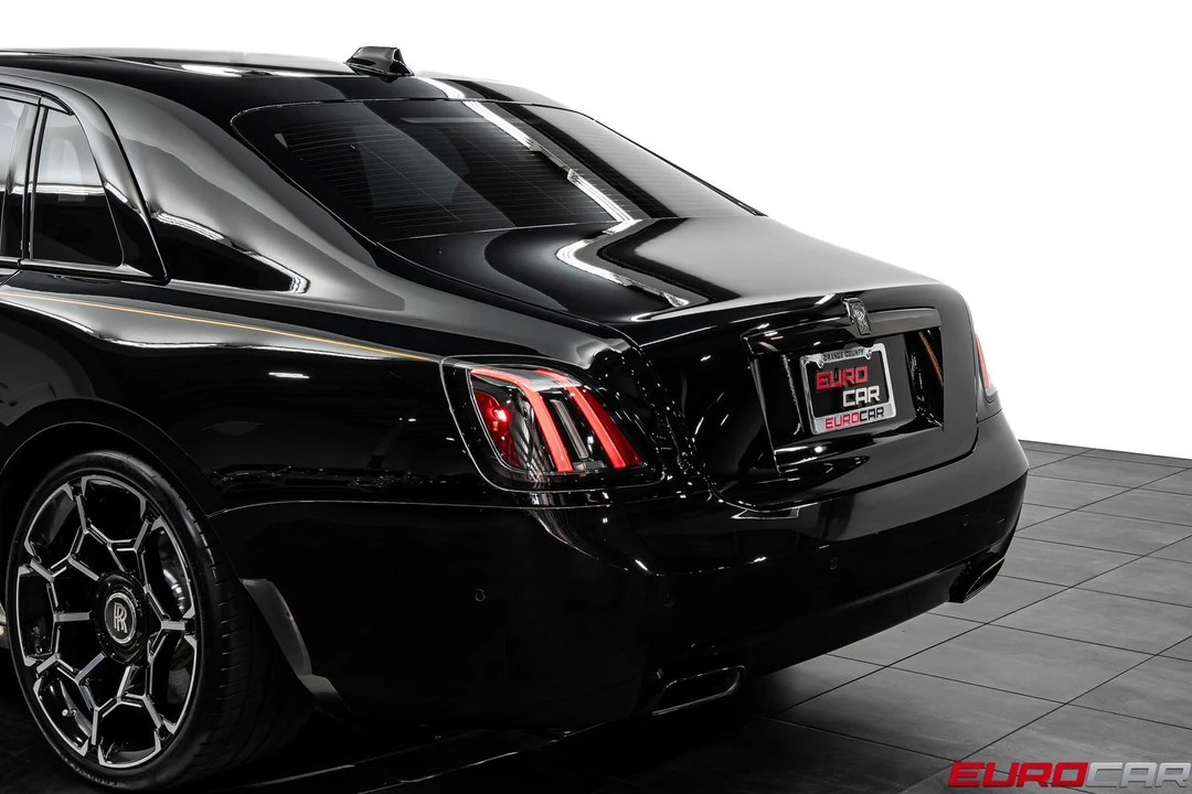 2026 Rolls-Royce Ghost Black Badge 2nd Gen - Image 18 of 31