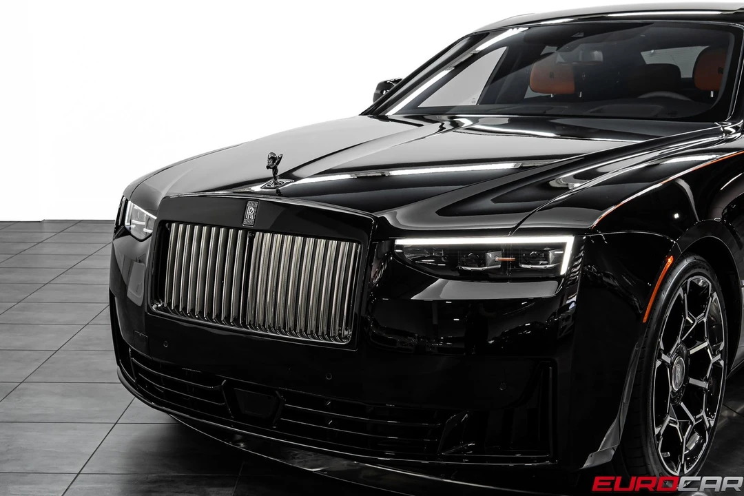 2026 Rolls-Royce Ghost Black Badge 2nd Gen - Image 14 of 31