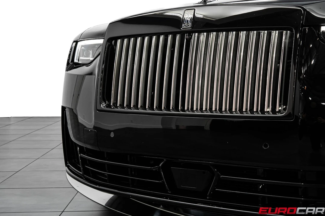 2026 Rolls-Royce Ghost Black Badge 2nd Gen - Image 13 of 31