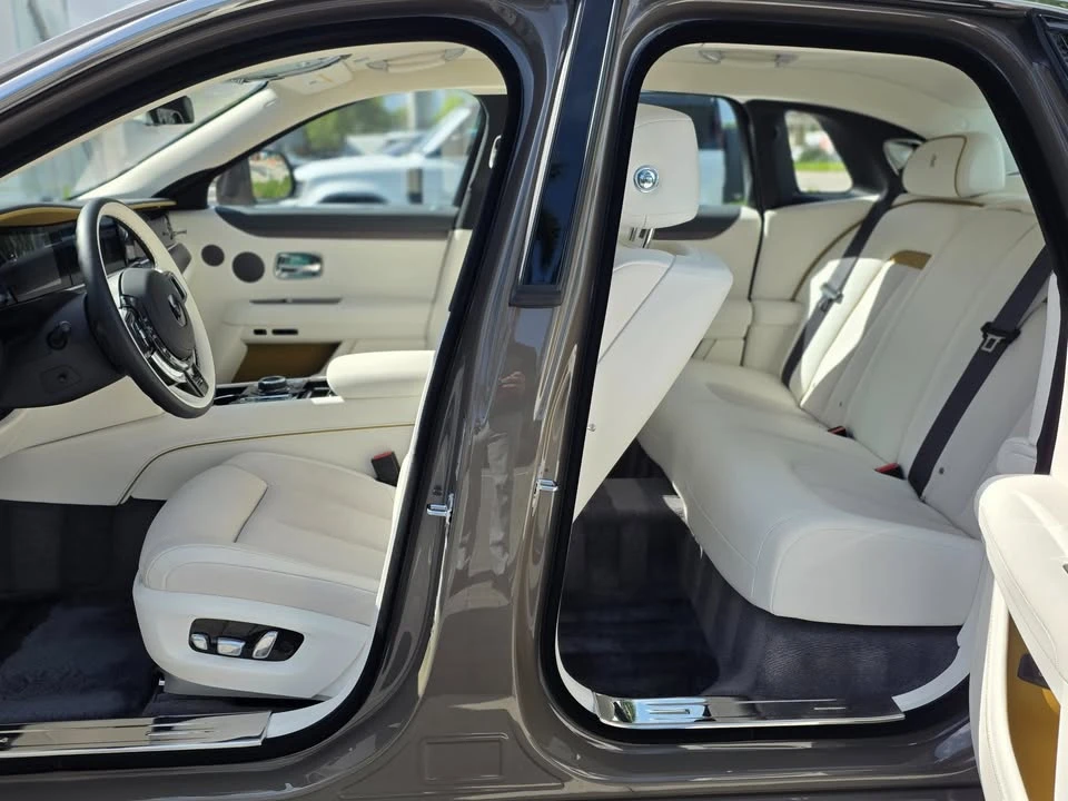 2026 Rolls-Royce Ghost 2nd Gen - Image 11 of 20