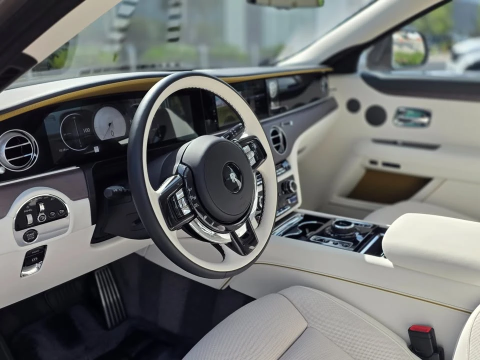 2026 Rolls-Royce Ghost 2nd Gen - Image 13 of 20