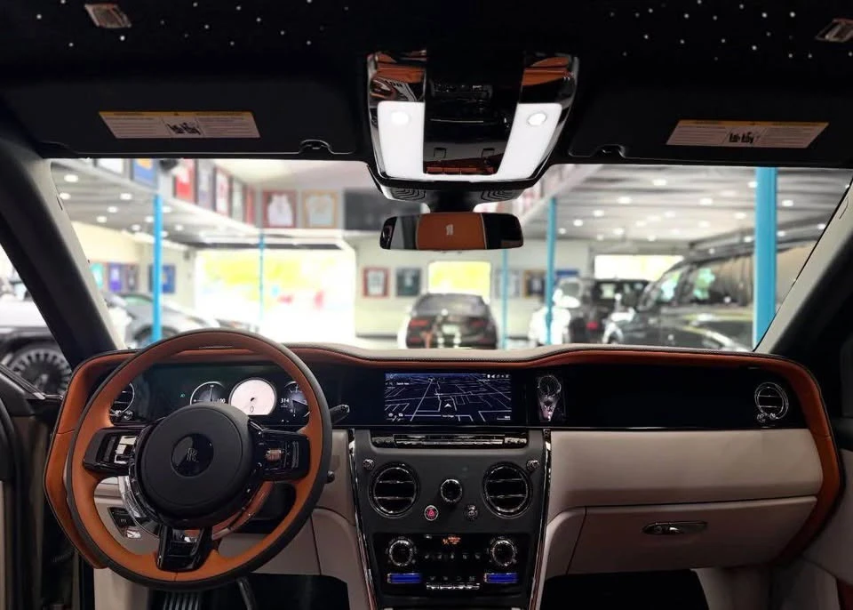 2026 Rolls-Royce Cullinan - Image 15 of 18