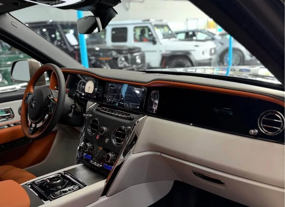 2026 Rolls-Royce Cullinan - Image 14 of 18