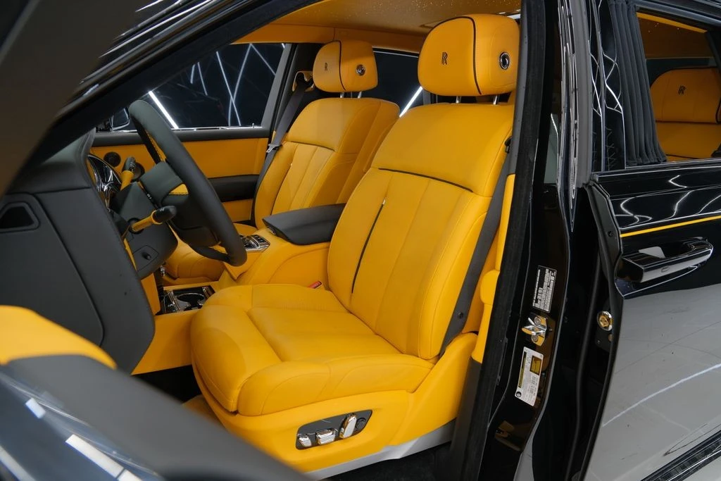 2026 Rolls-Royce Phantom - Image 24 of 31