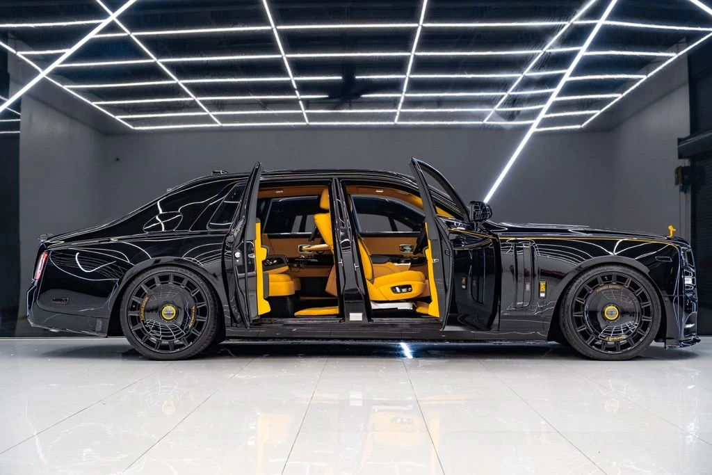 2026 Rolls-Royce Phantom - Image 7 of 31