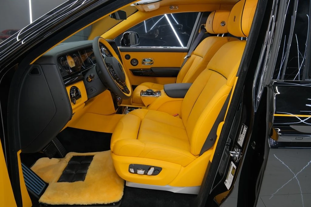 2026 Rolls-Royce Phantom - Image 25 of 31