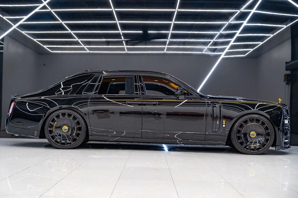 2026 Rolls-Royce Phantom - Image 8 of 31