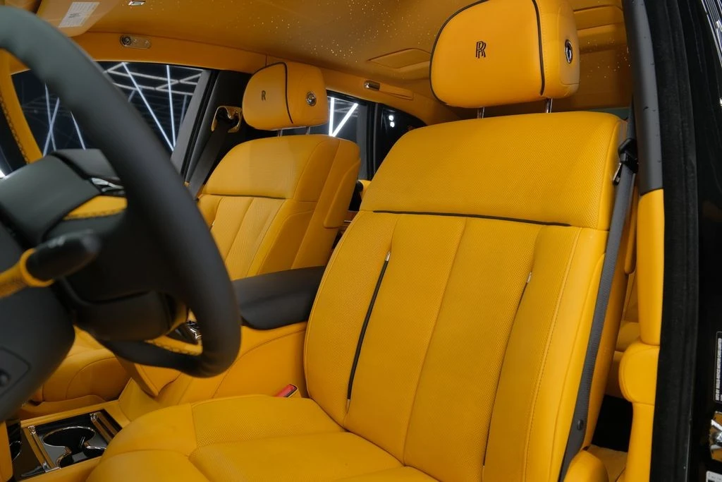 2026 Rolls-Royce Phantom - Image 23 of 31
