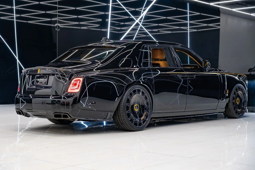 2026 Rolls-Royce Phantom - Image 16 of 31