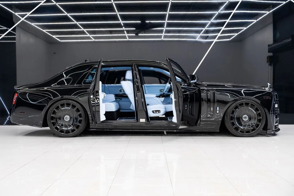 2026 Rolls-Royce Phantom VIII - Image 9 of 31