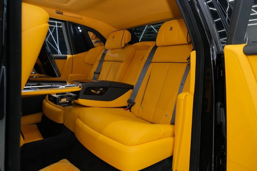 2026 Rolls-Royce Phantom - Image 29 of 31