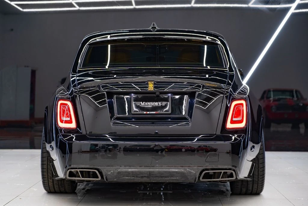 2026 Rolls-Royce Phantom - Image 14 of 31