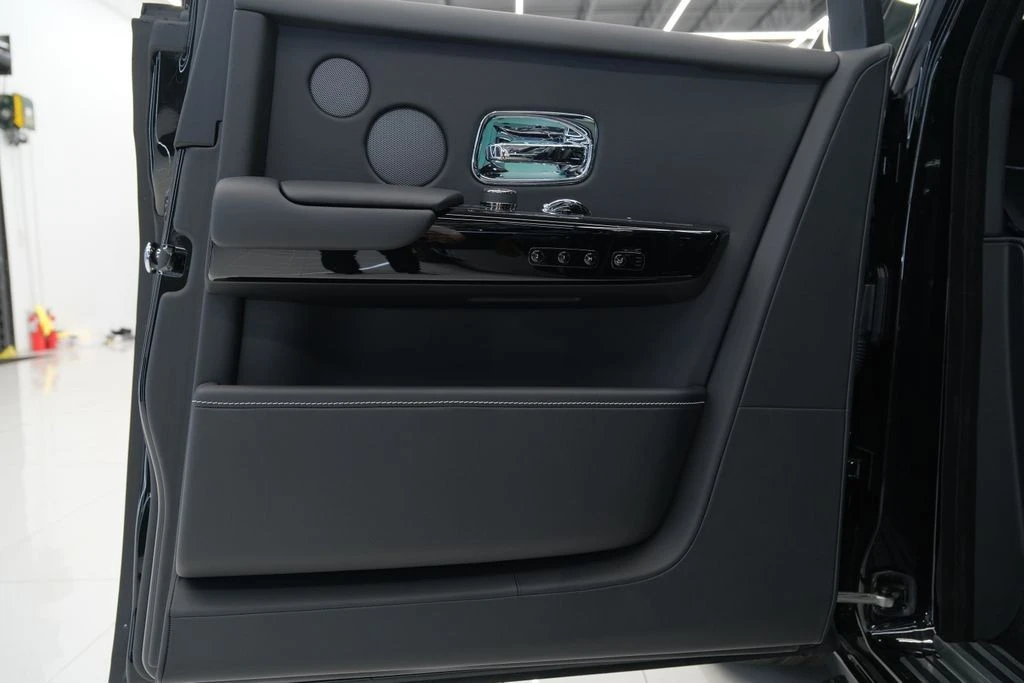 2026 Rolls-Royce Phantom VIII - Image 29 of 31