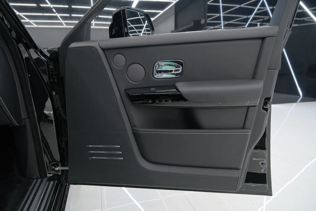 2026 Rolls-Royce Phantom VIII - Image 27 of 31