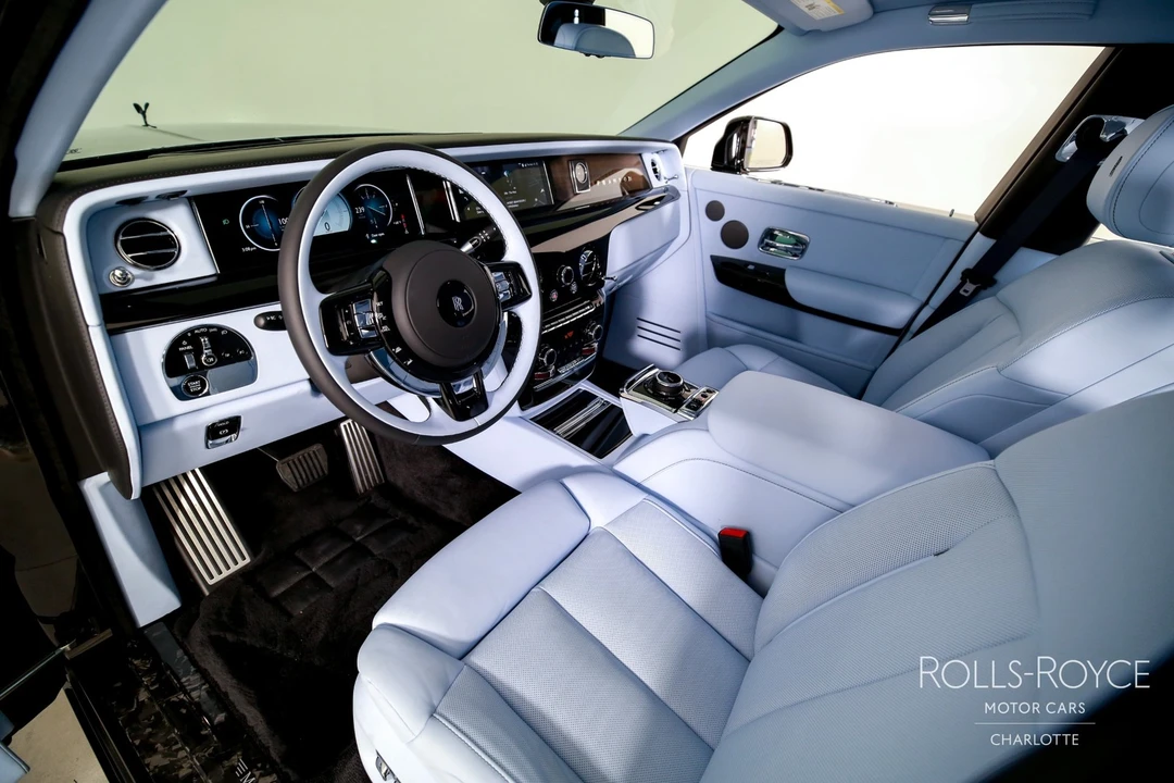 2026 Rolls-Royce Phantom VIII - Image 4 of 31