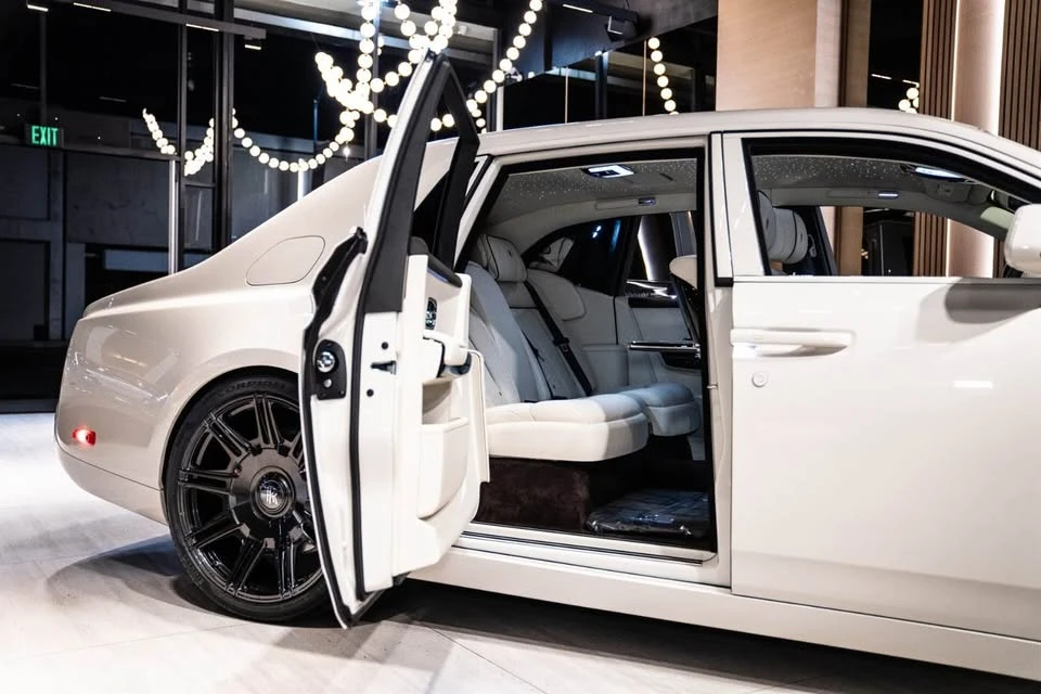 2026 Rolls-Royce Phantom VIII - Image 4 of 10