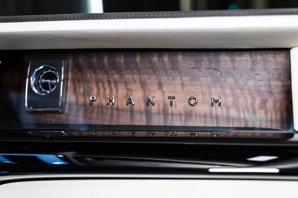 2026 Rolls-Royce Phantom VIII - Image 7 of 10