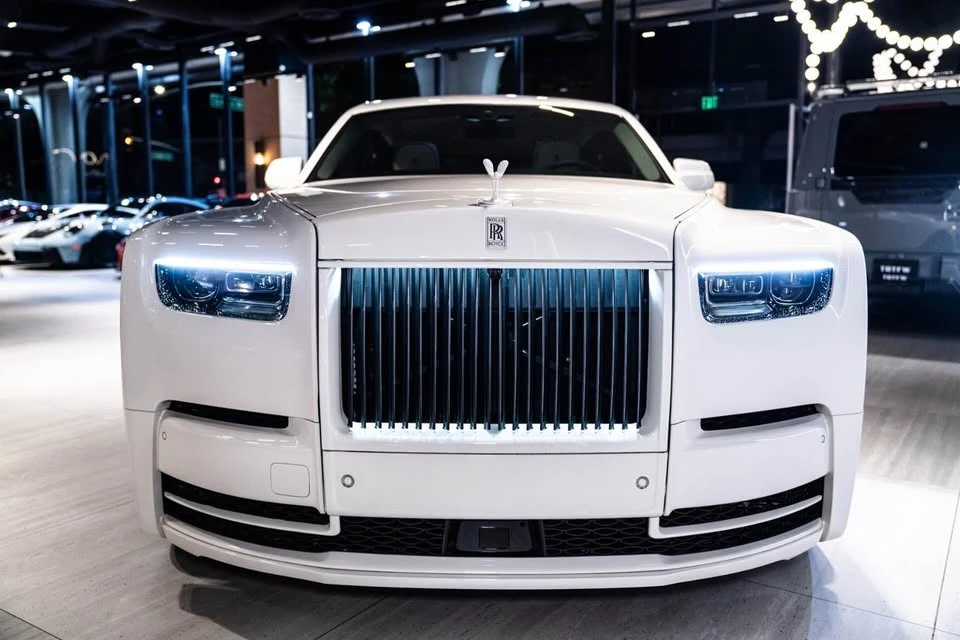 2026 Rolls-Royce Phantom VIII - Image 10 of 10