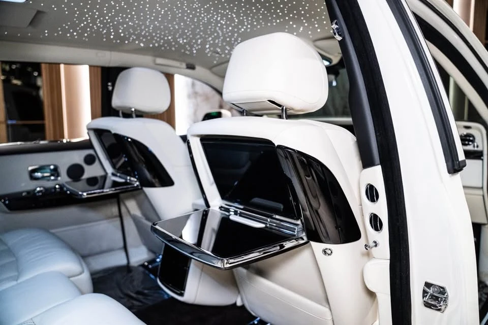 2026 Rolls-Royce Phantom VIII - Image 6 of 10