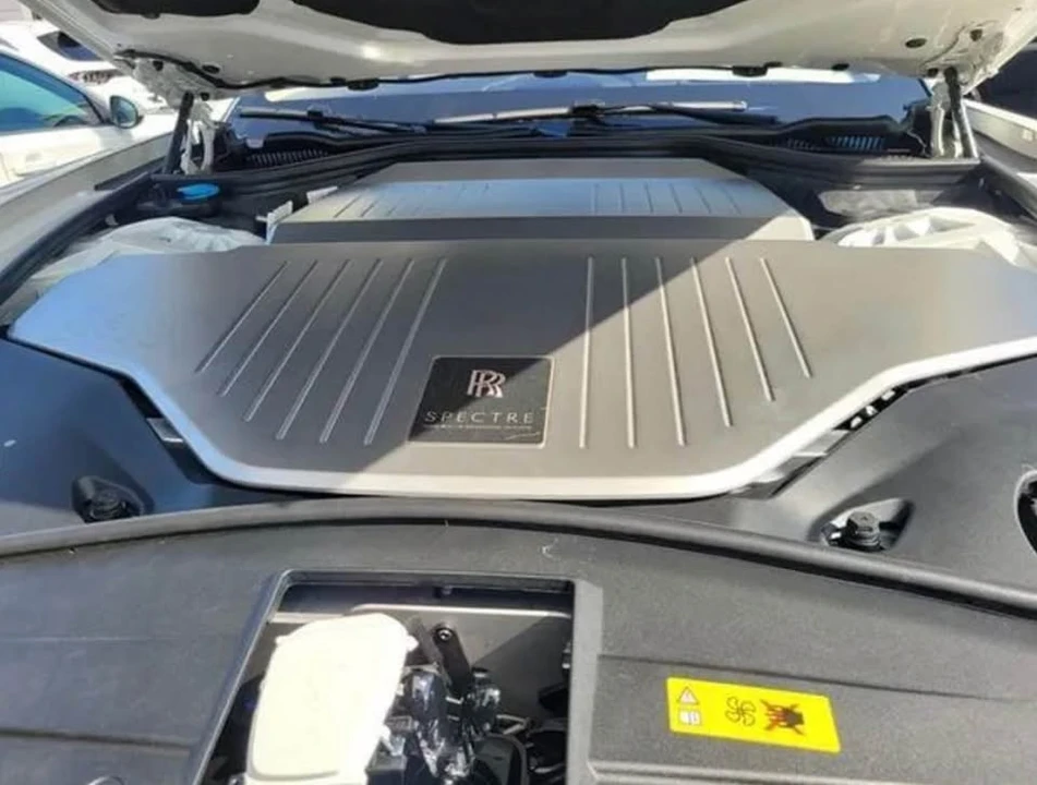 2026 Rolls-Royce Spectre - Image 17 of 17